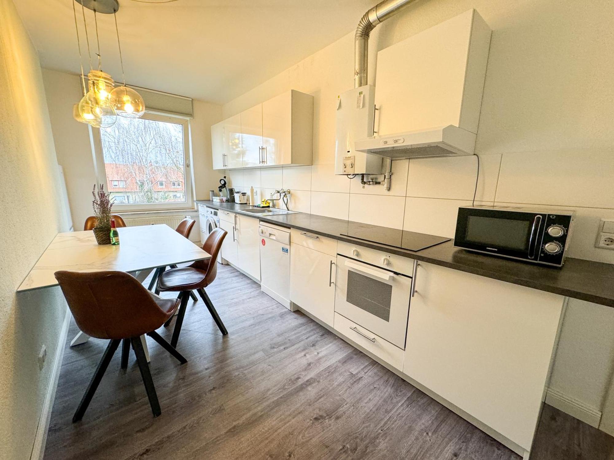 Apartment Fuer 5 Gaeste Grosse Kueche Messe- Und Citynah *