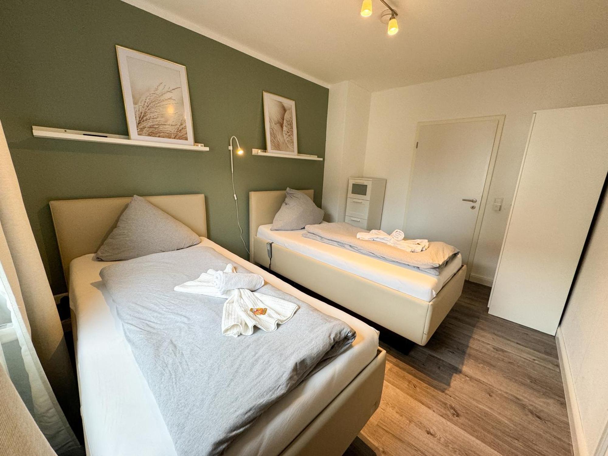 Apartment Fuer 5 Gaeste Grosse Kueche Messe- Und Citynah *