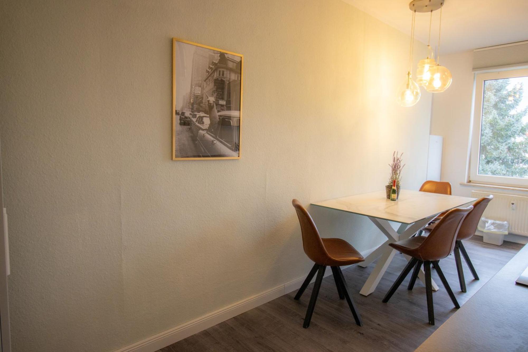 Apartment Fuer 5 Gaeste Grosse Kueche Messe- Und Citynah Hannover